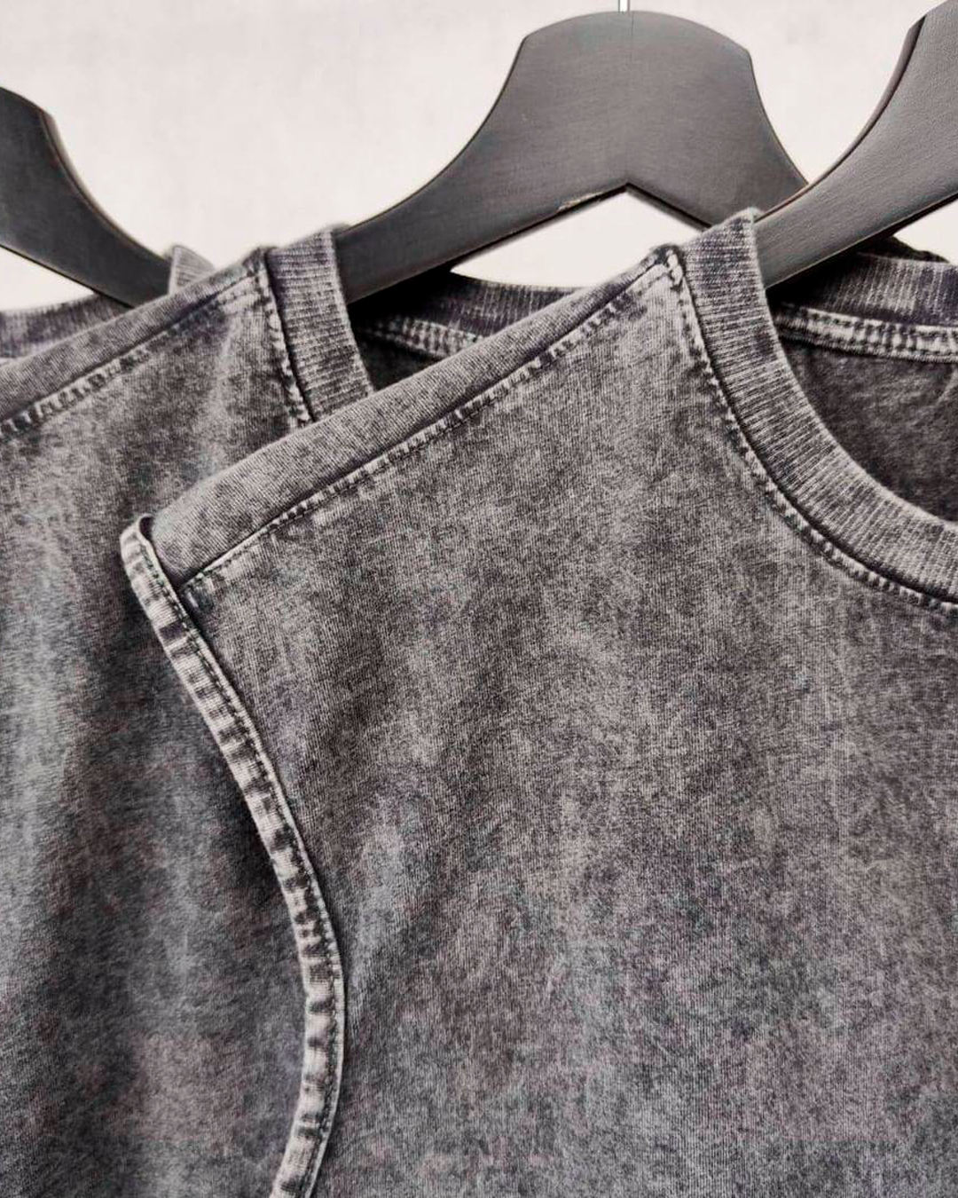 GLOUZ uniqque leeveless tee - PLAIN