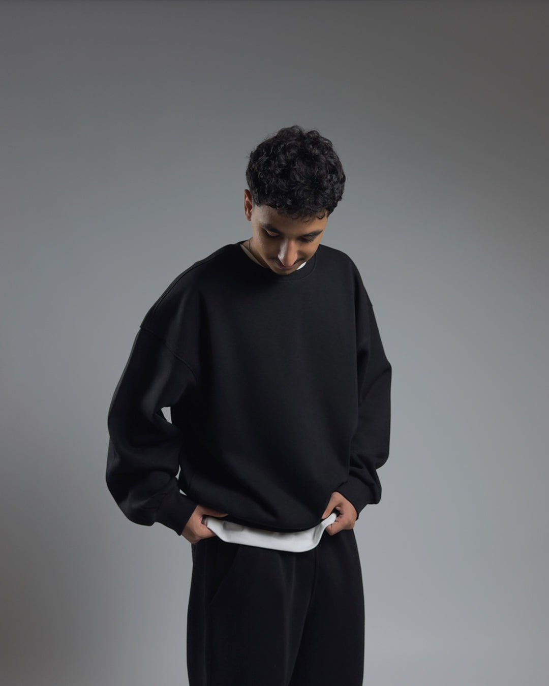 BOXY SWEATSHIRT — JET BLACK